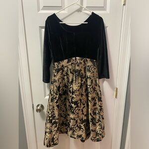 Long sleeve velvet dress with beautiful full skirt